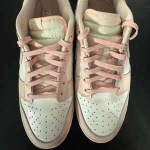 Nike Dunk Low
Orange Pearl